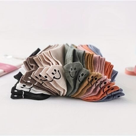 10 Pairs Of Stylish Happy Smile Face Embroidery No Show Socks Lightweight Breathable & Comfortable One Size For Women Lady Girls Daily Hiking Sports Socks