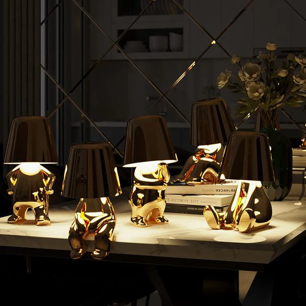 img_10_Italy_Little_Golden_Man_Night_Light_Thin_5893c4a3-6eeb-45ca-8f3c-c6ea2f56d16e